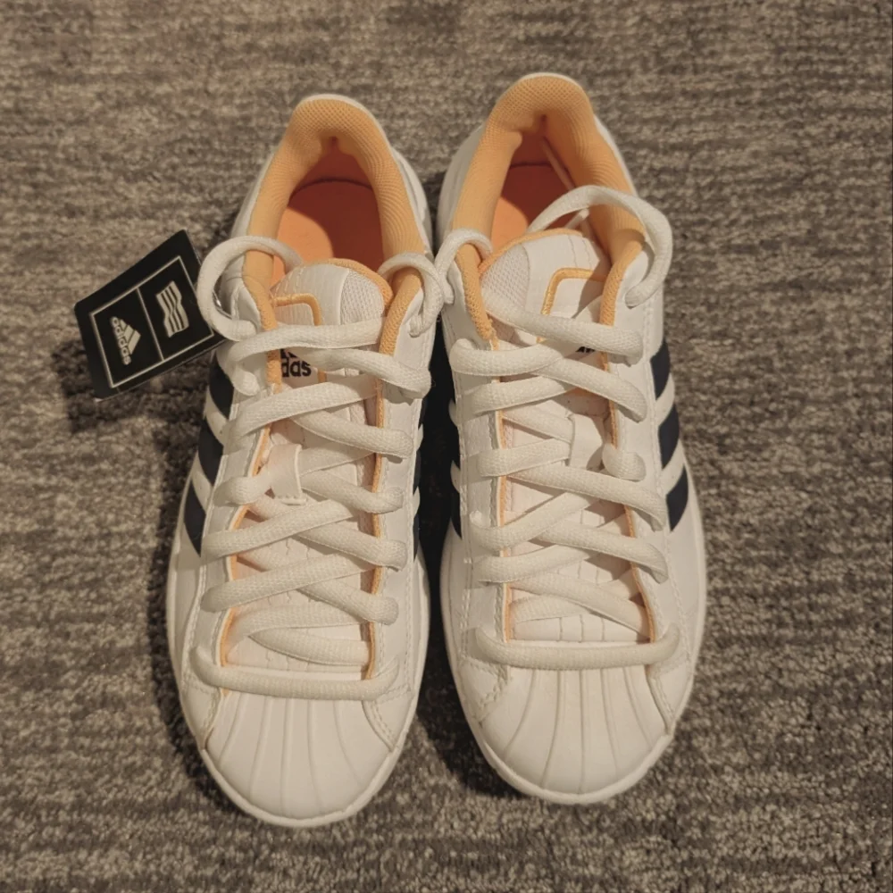 Vintage Adidas Brady K Custard Yellow/White/Navy Three Stripe Golf Shoes 547464 - Picture 2 of 11